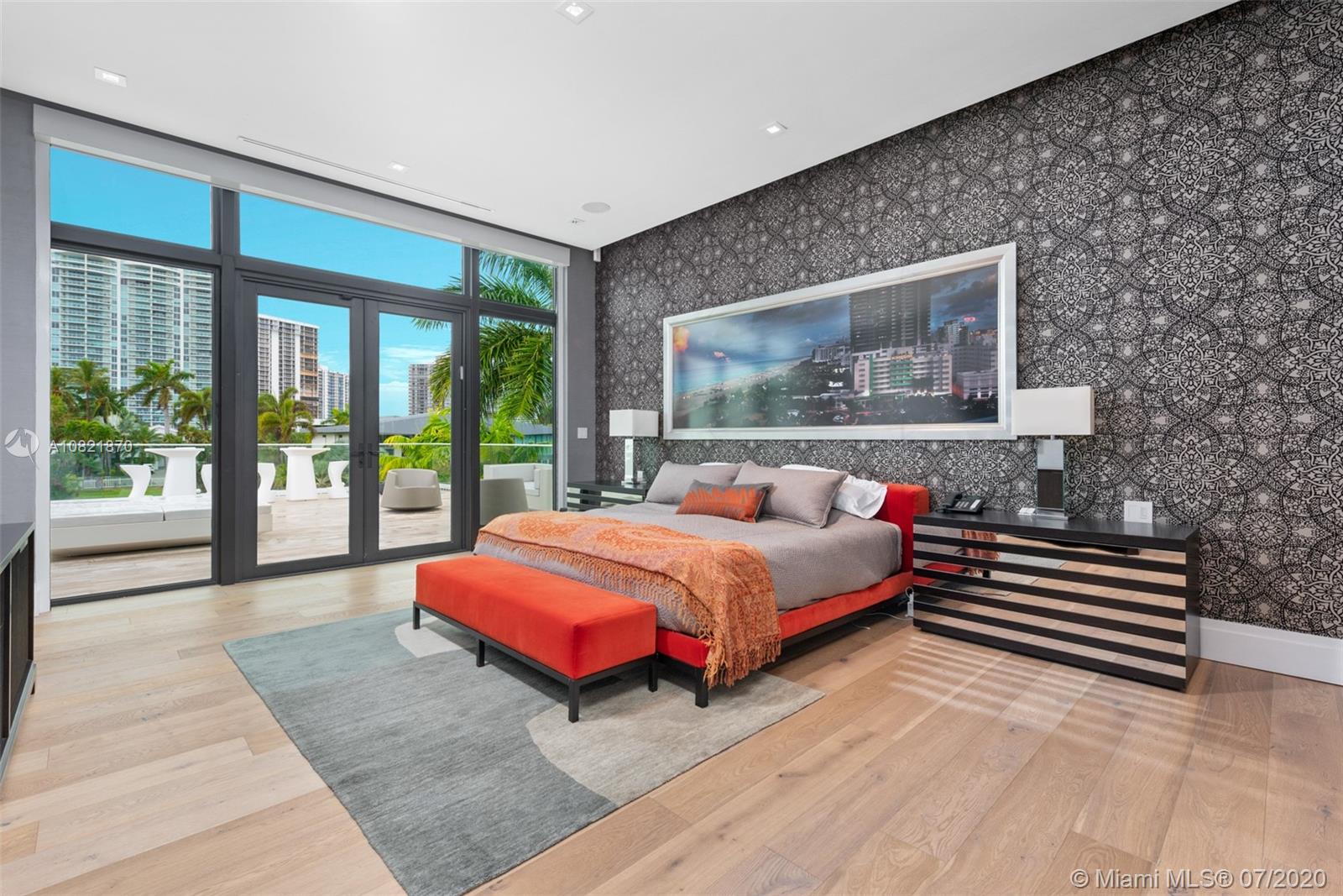 GOLDEN BEACH SEC E - Residential