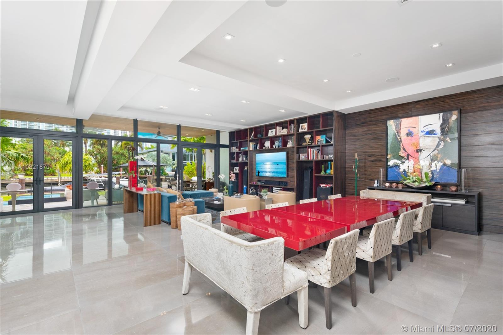 GOLDEN BEACH SEC E - Residential