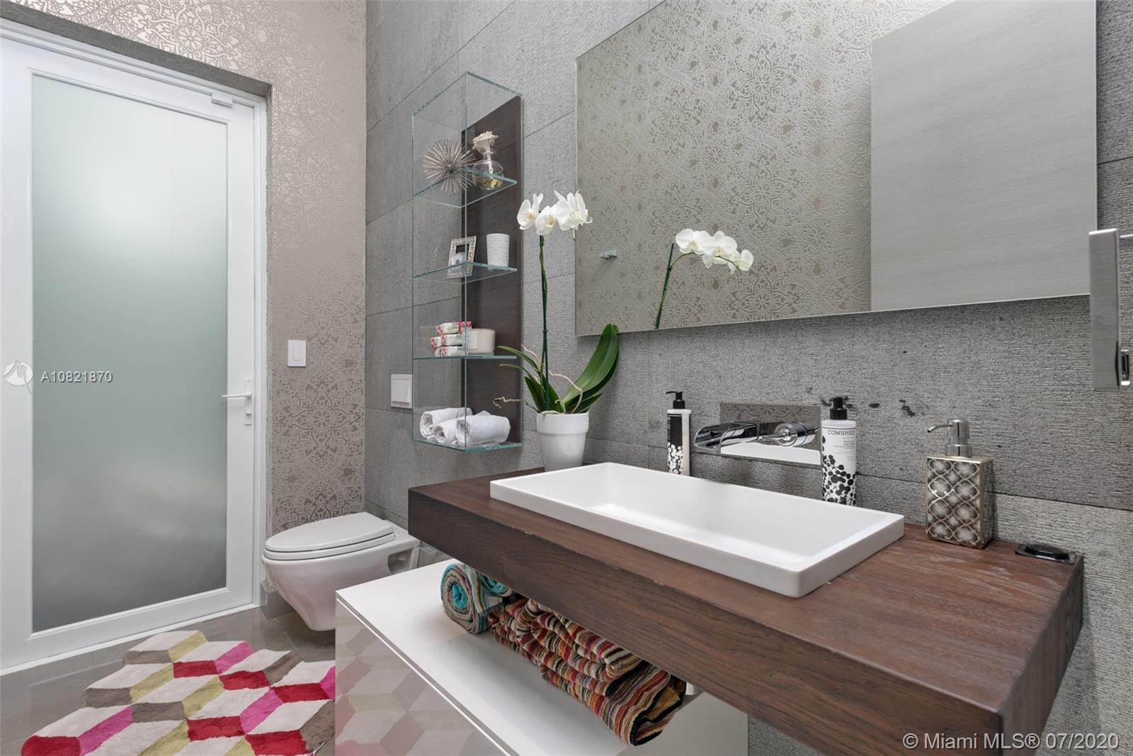 GOLDEN BEACH SEC E - Residential