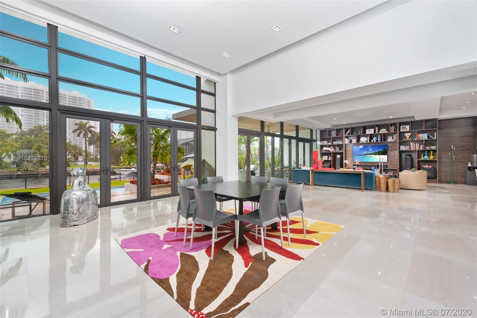 GOLDEN BEACH SEC E - Residential