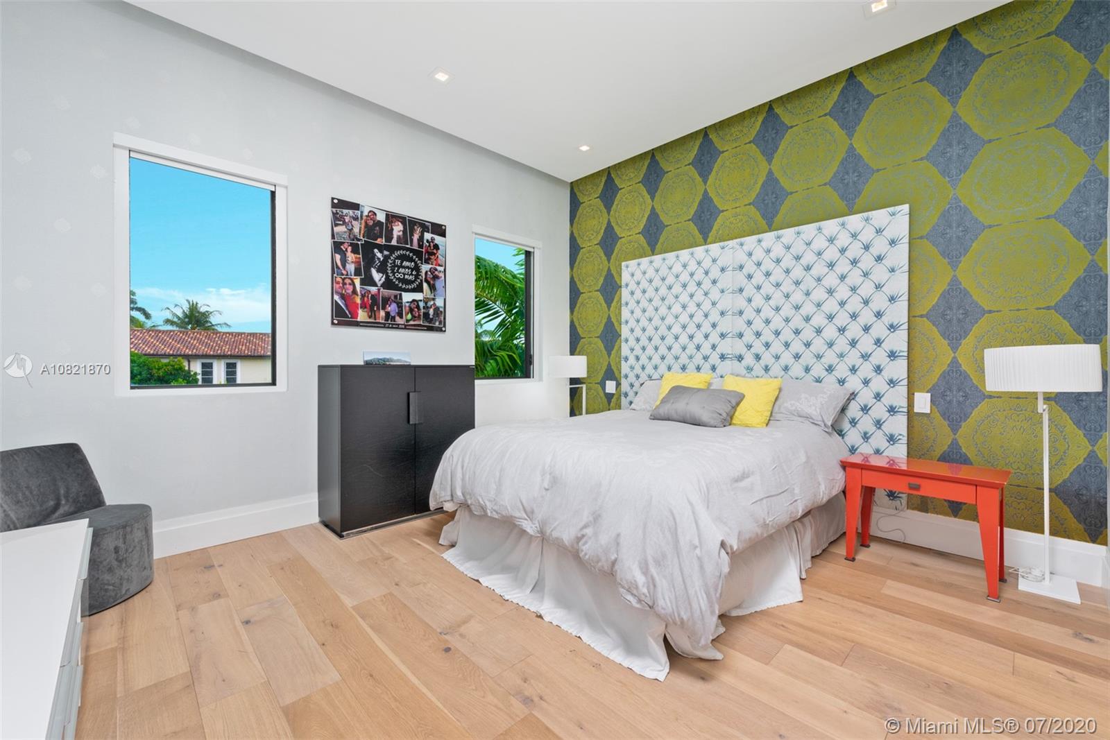 GOLDEN BEACH SEC E - Residential