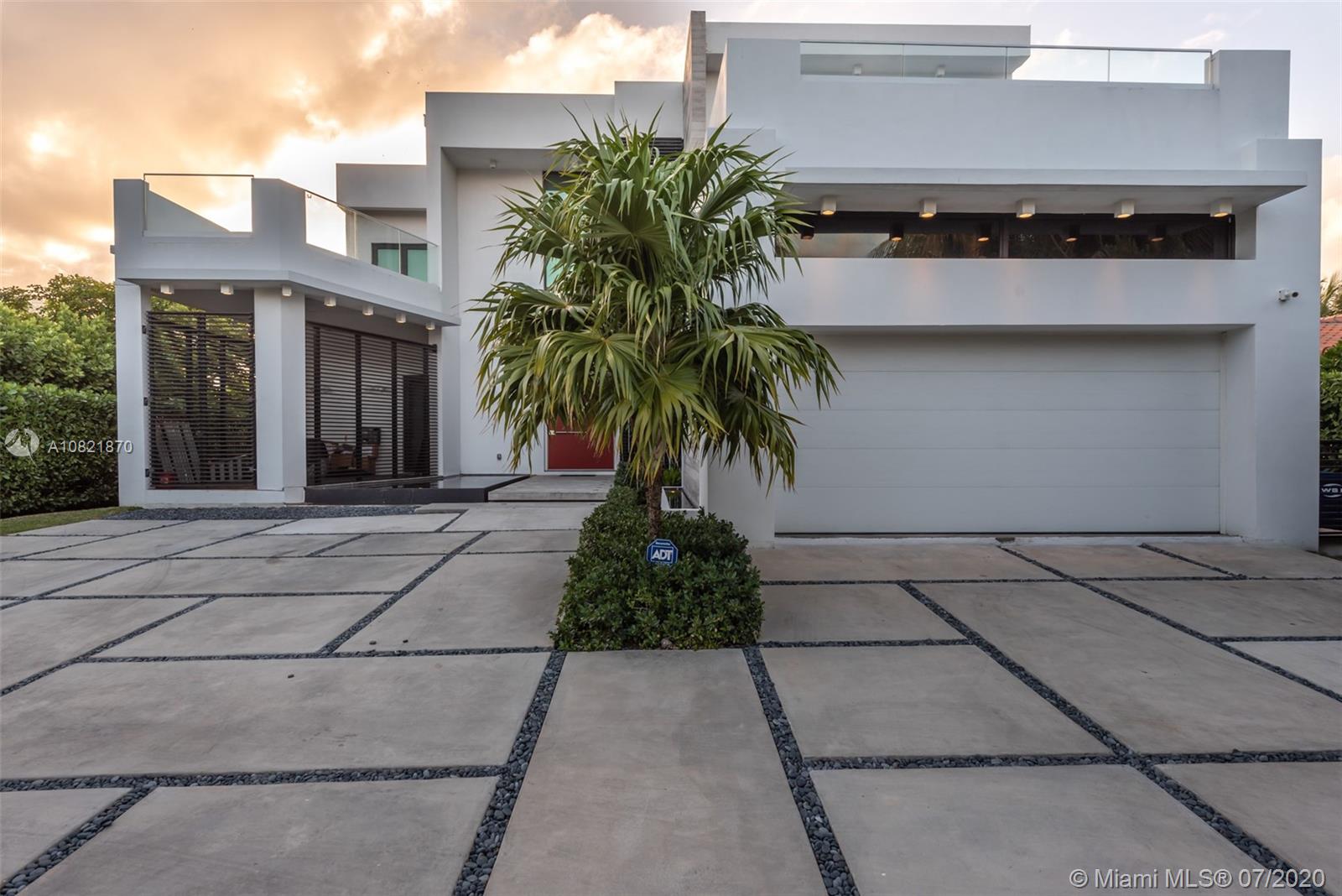 GOLDEN BEACH SEC E - Residential