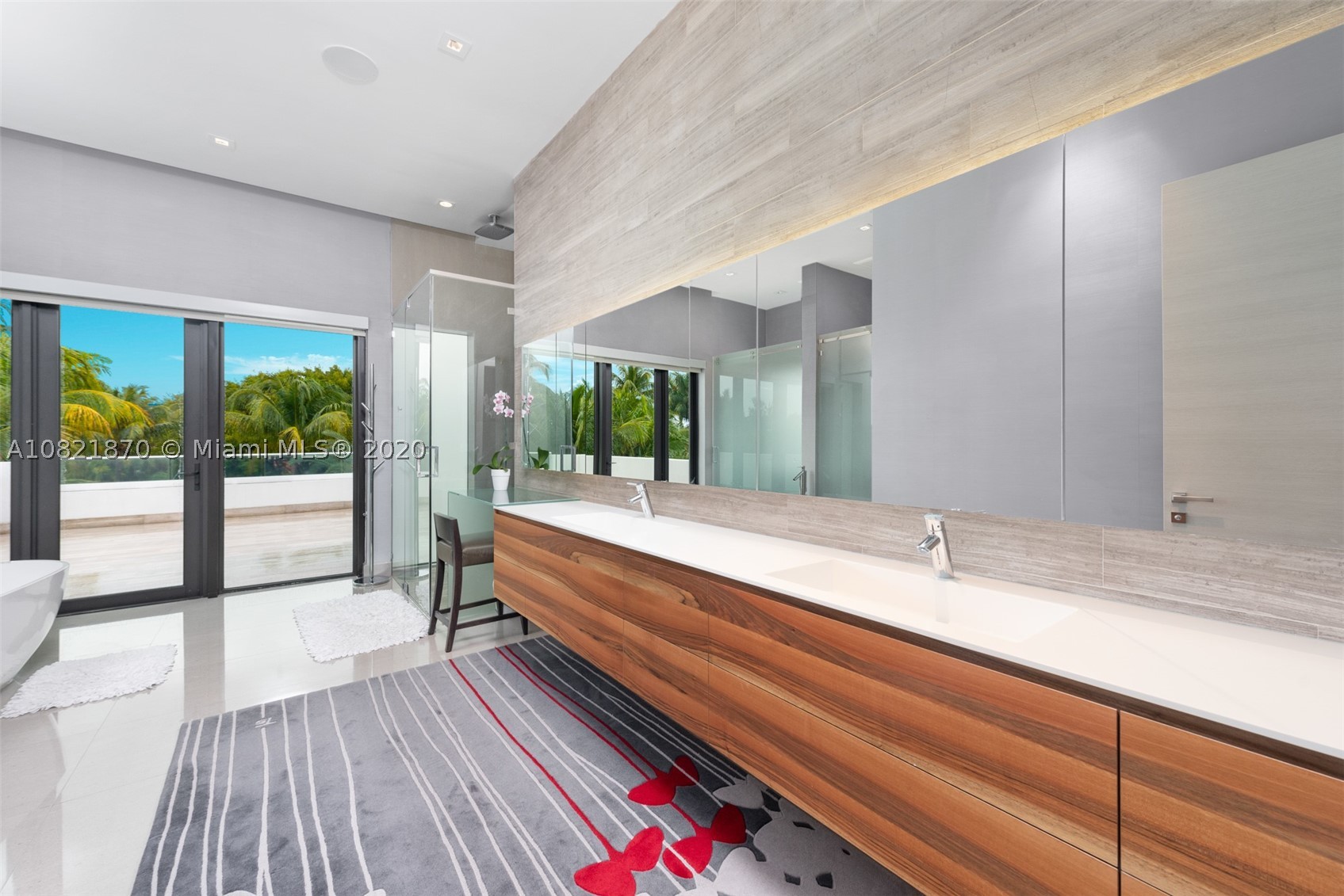 GOLDEN BEACH SEC E - Residential