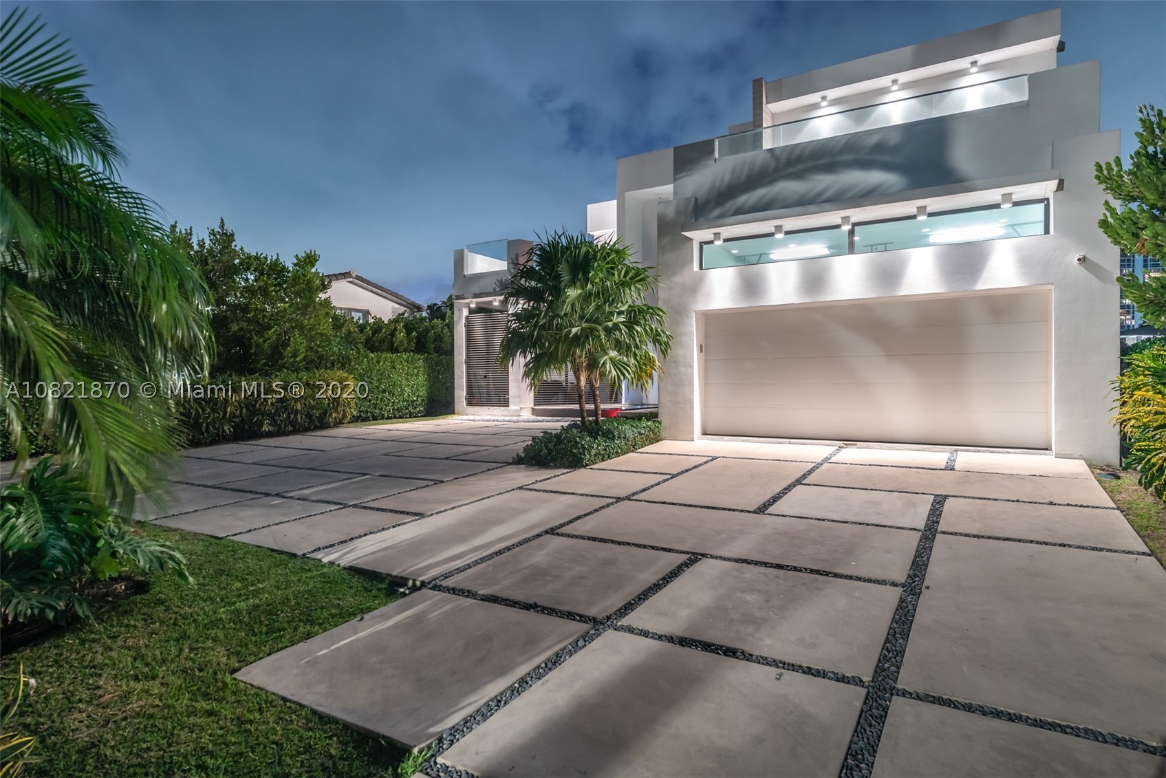 GOLDEN BEACH SEC E - Residential