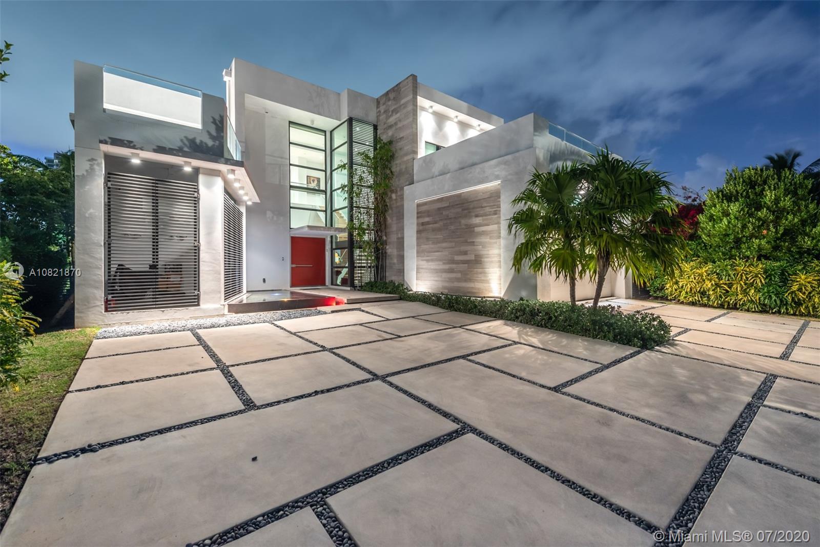 GOLDEN BEACH SEC E - Residential