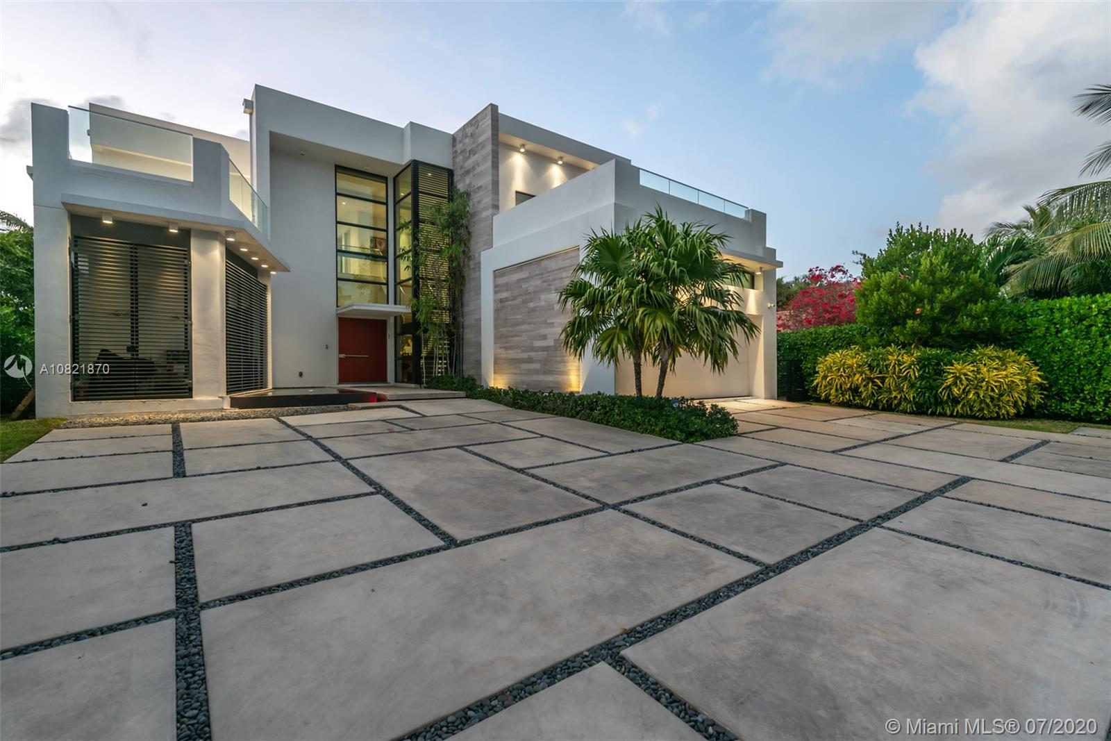 GOLDEN BEACH SEC E - Residential
