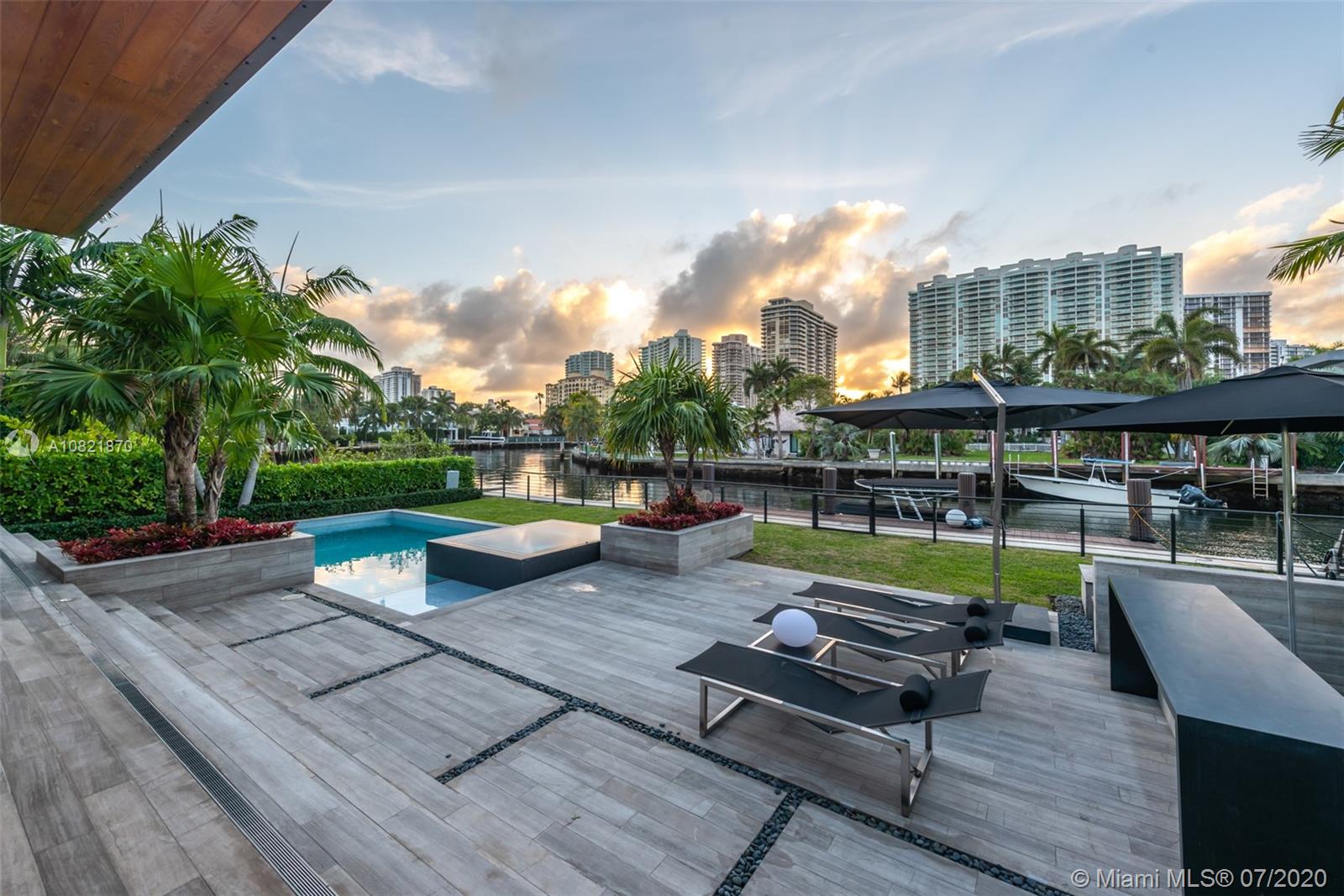 GOLDEN BEACH SEC E - Residential