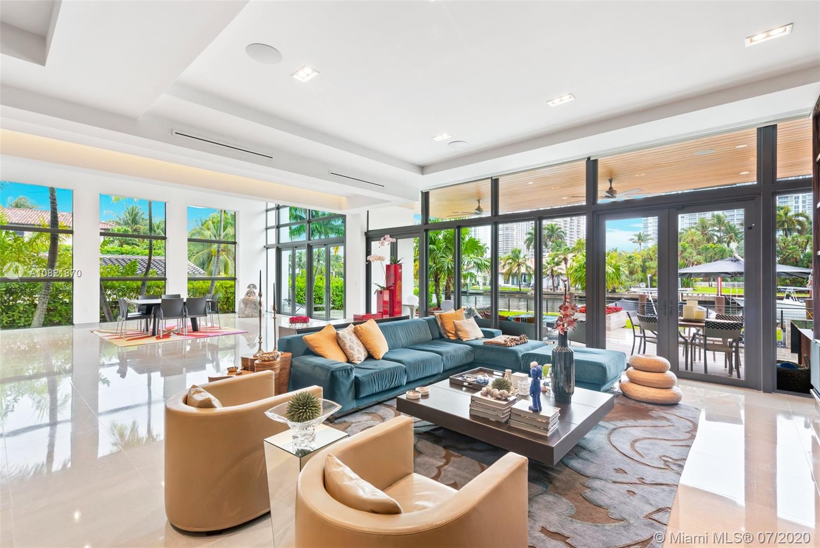 GOLDEN BEACH SEC E - Residential