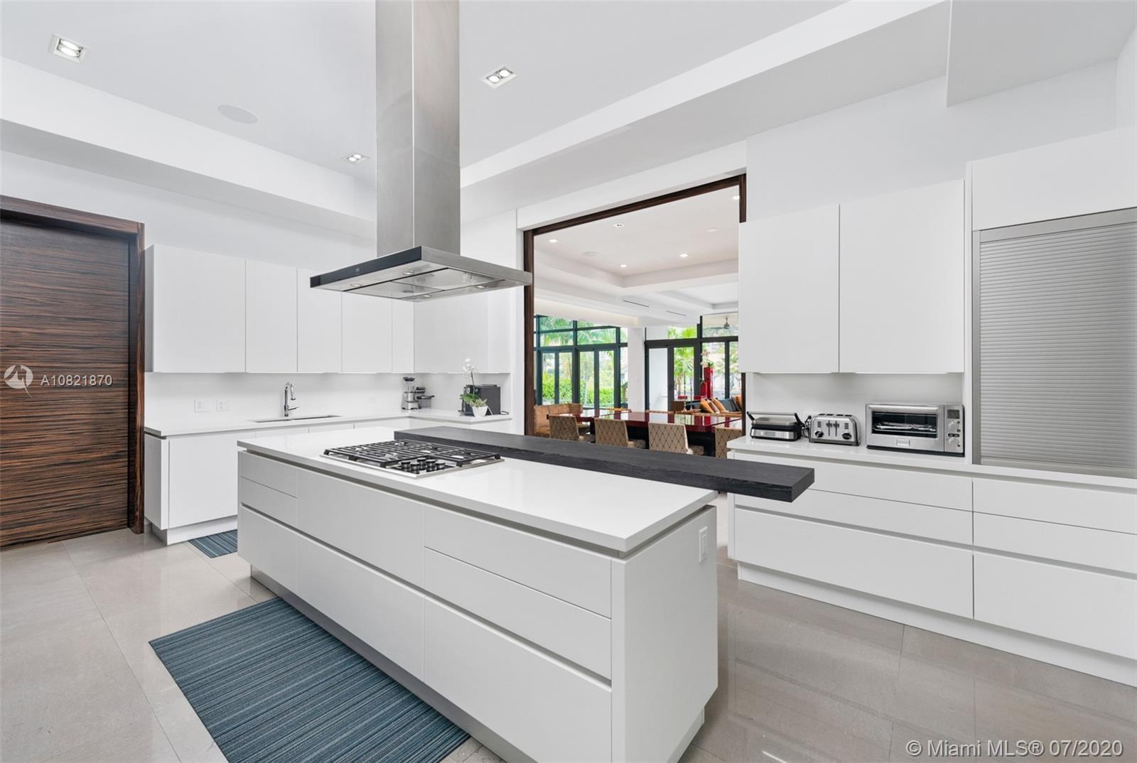 GOLDEN BEACH SEC E - Residential