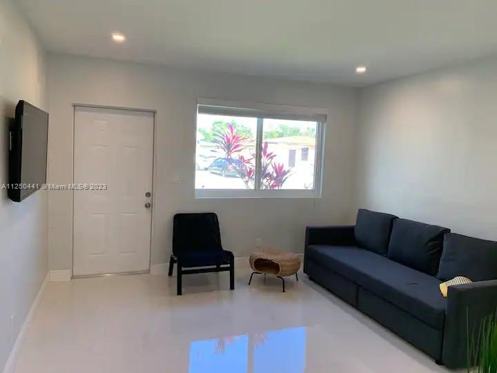 LAKE FOREST SEC 2 - Residential Lease
