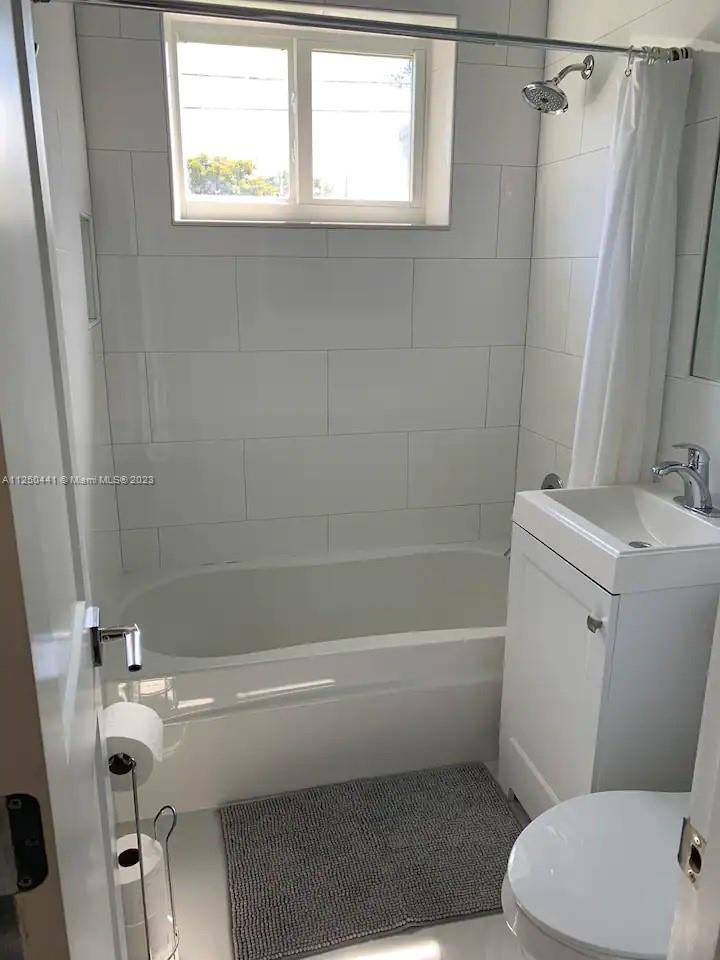 LAKE FOREST SEC 2 - Residential Lease