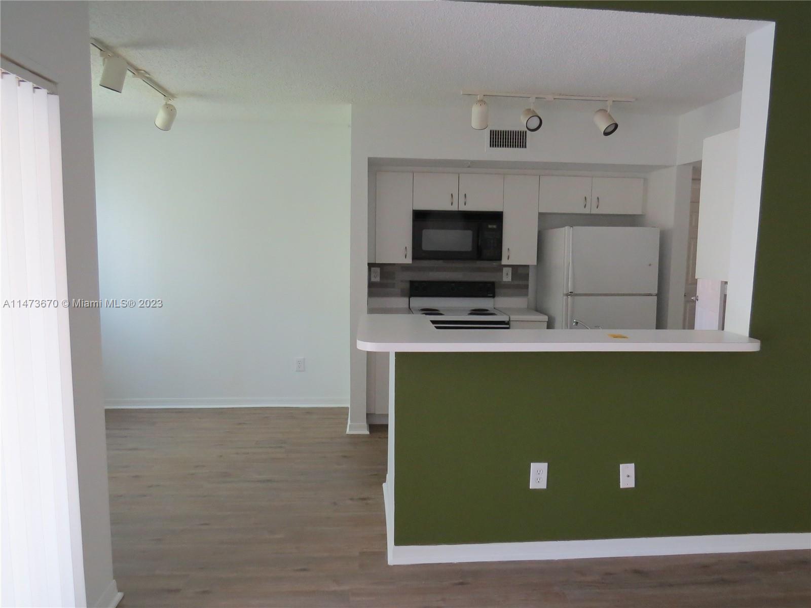 Royal grand Condominium - Residential Lease