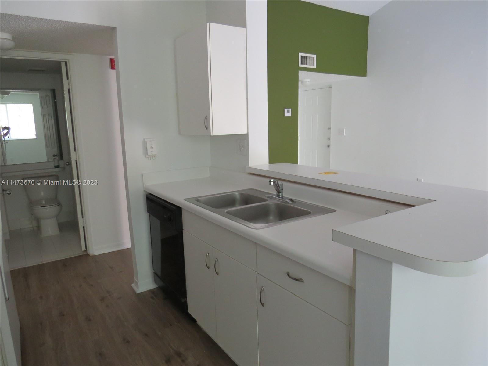 Royal grand Condominium - Residential Lease