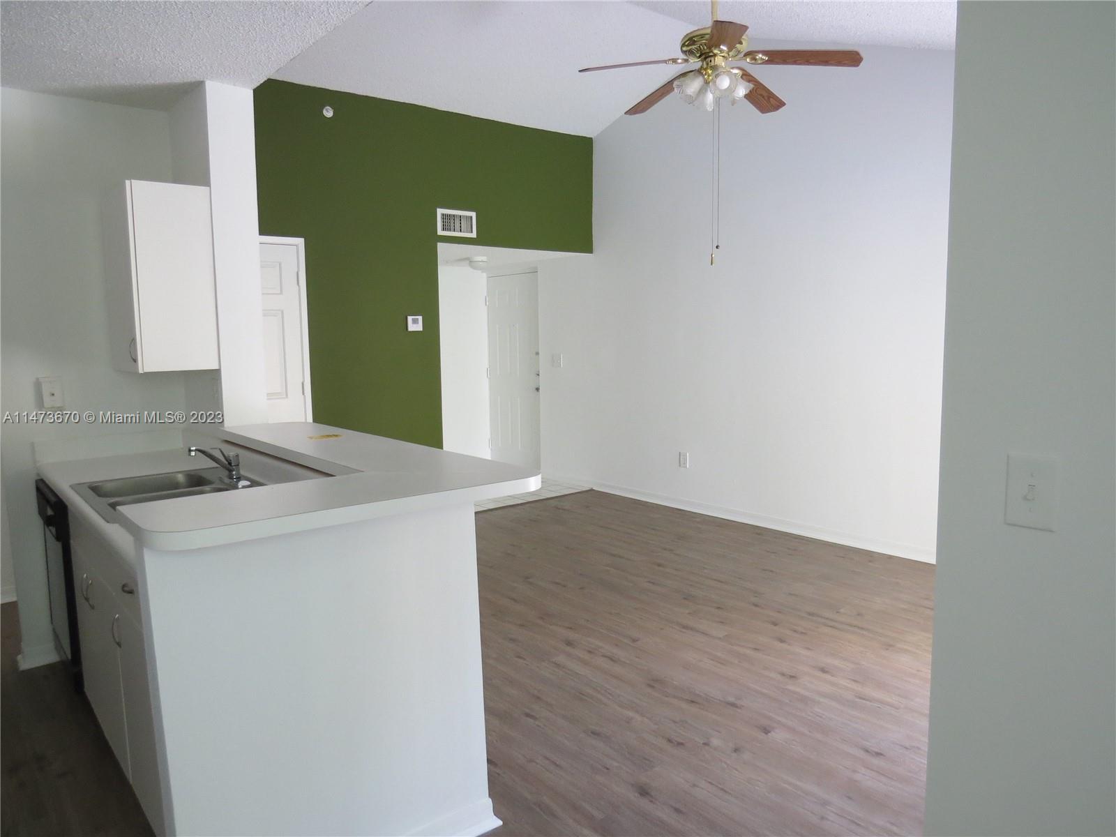 Royal grand Condominium - Residential Lease