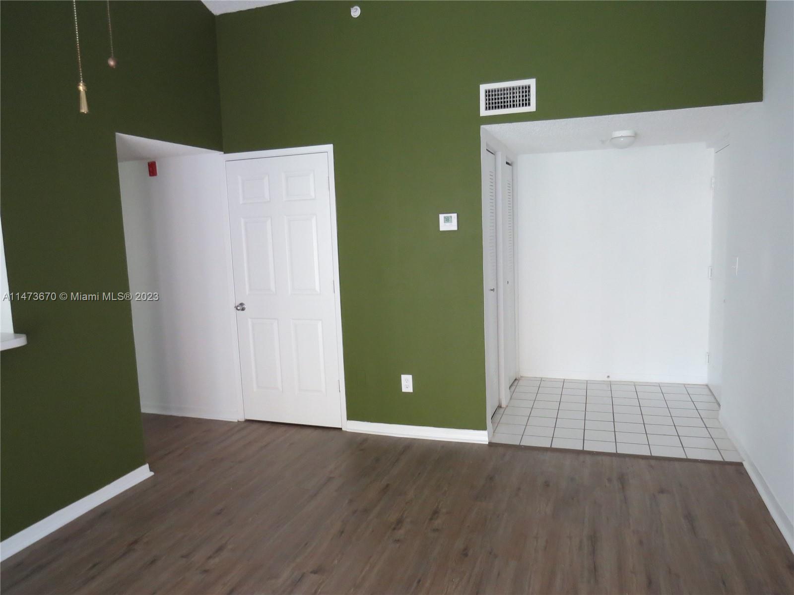 Royal grand Condominium - Residential Lease