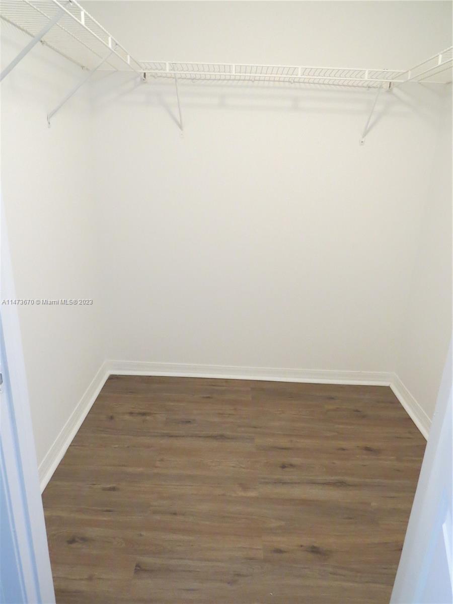 Royal grand Condominium - Residential Lease
