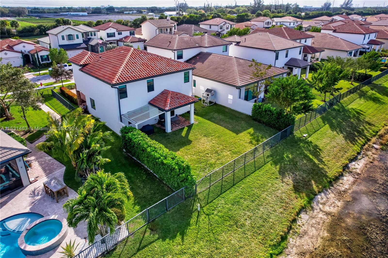 PALM MEADOWS ESTATES - Residential