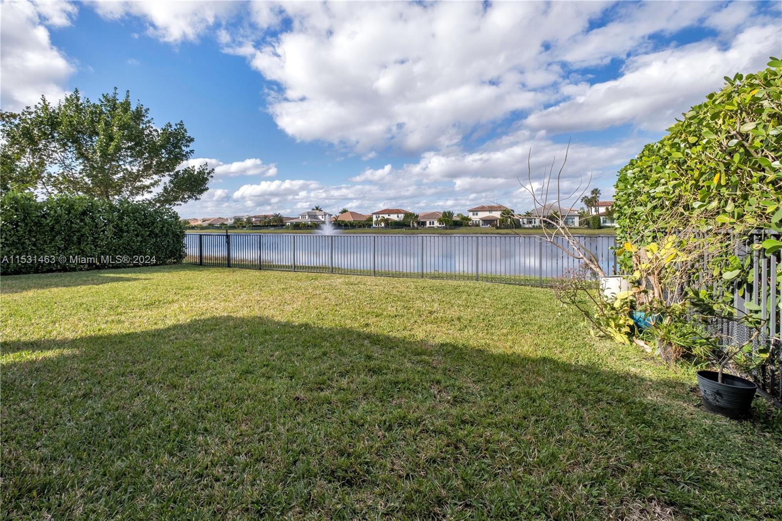 PALM MEADOWS ESTATES - Residential