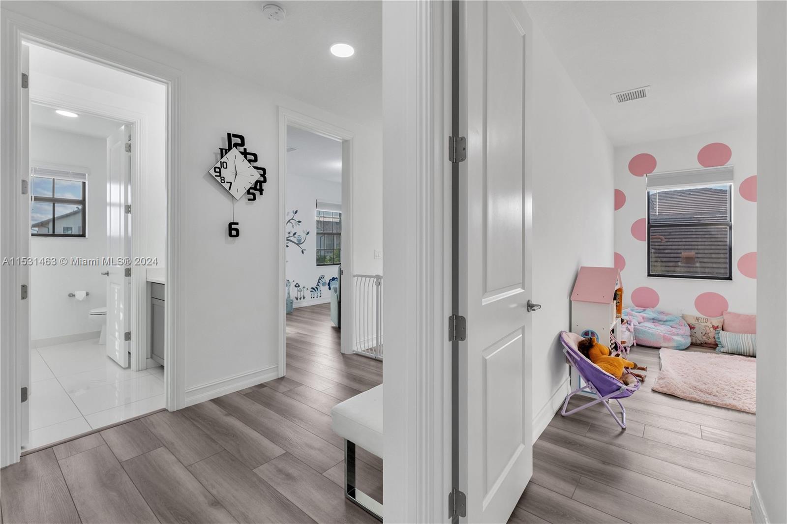 PALM MEADOWS ESTATES - Residential