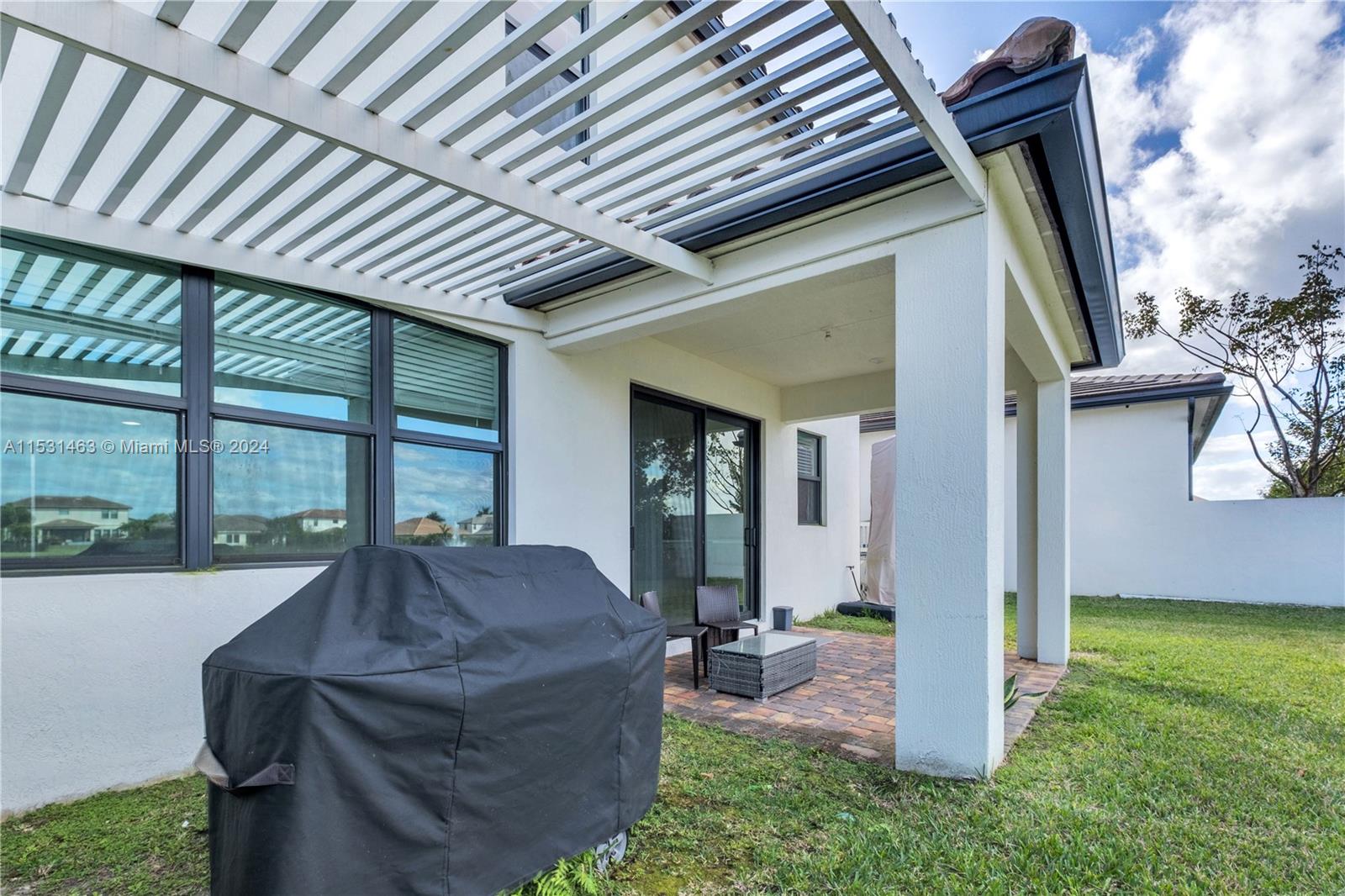 PALM MEADOWS ESTATES - Residential