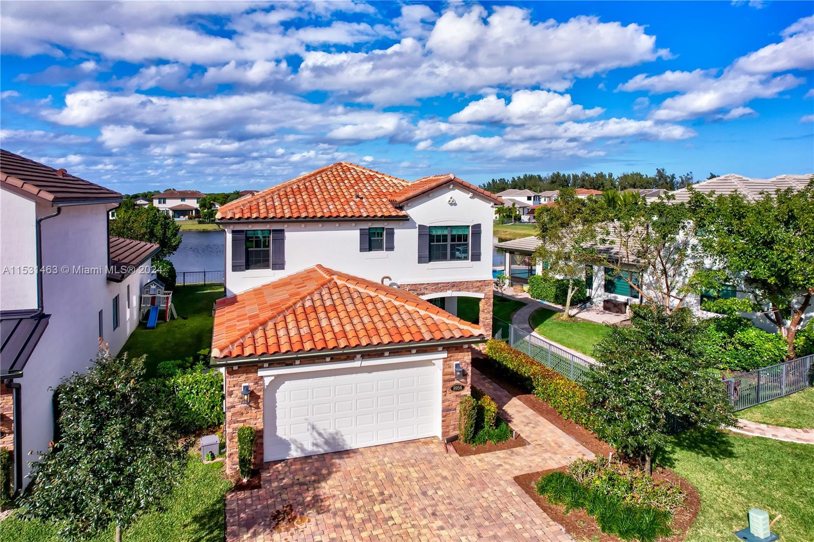 PALM MEADOWS ESTATES - Residential