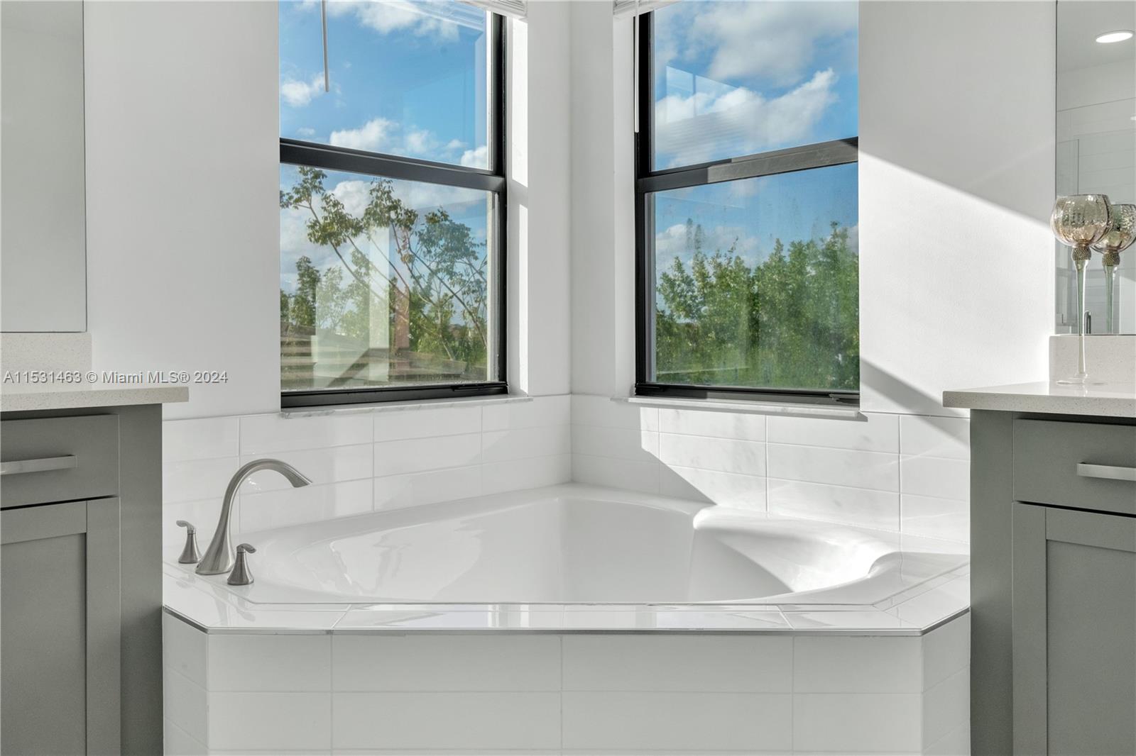 PALM MEADOWS ESTATES - Residential