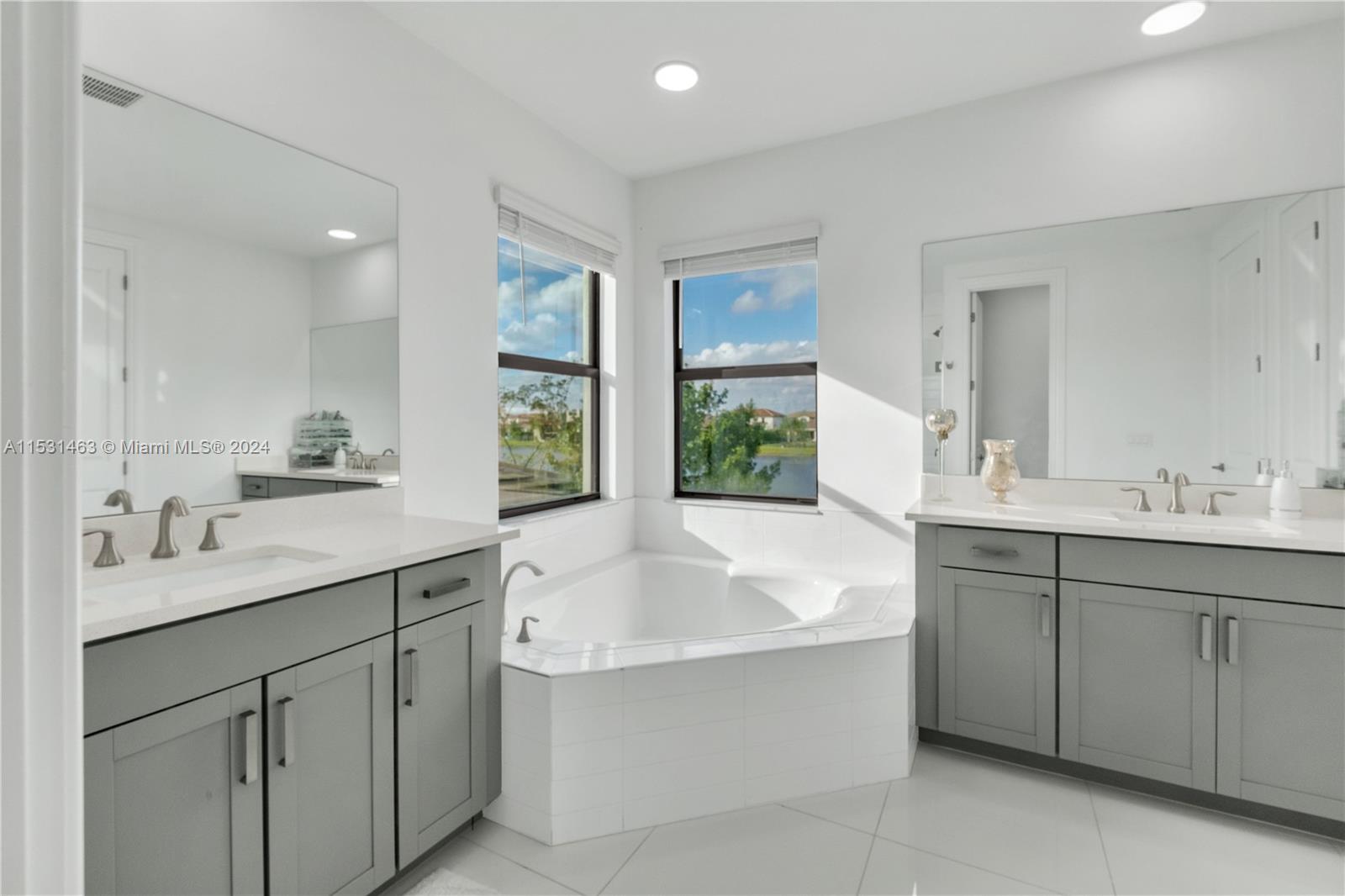 PALM MEADOWS ESTATES - Residential
