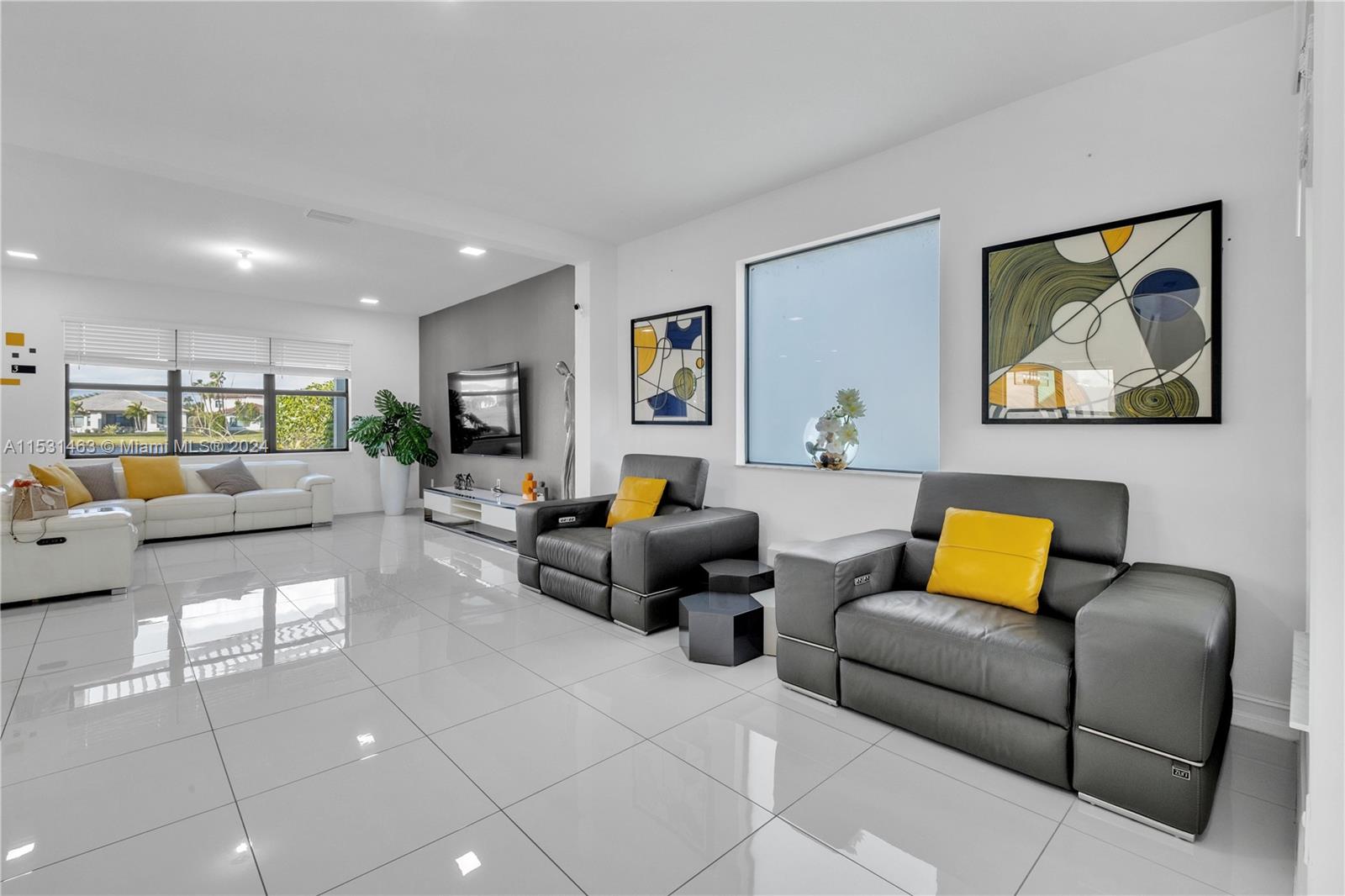 PALM MEADOWS ESTATES - Residential