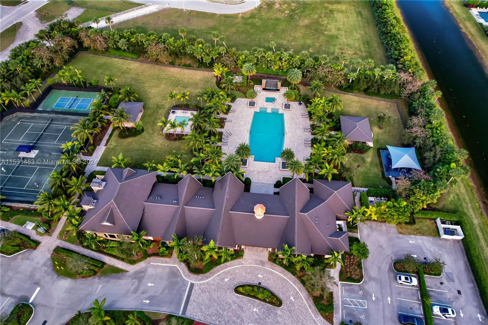 PALM MEADOWS ESTATES - Residential