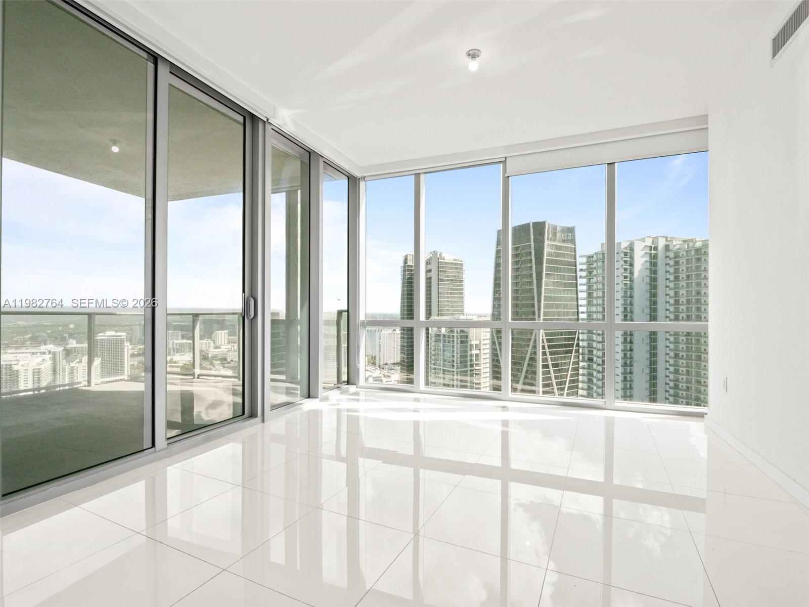 PARAMOUNT MIAMI WORLDCENT - Residential