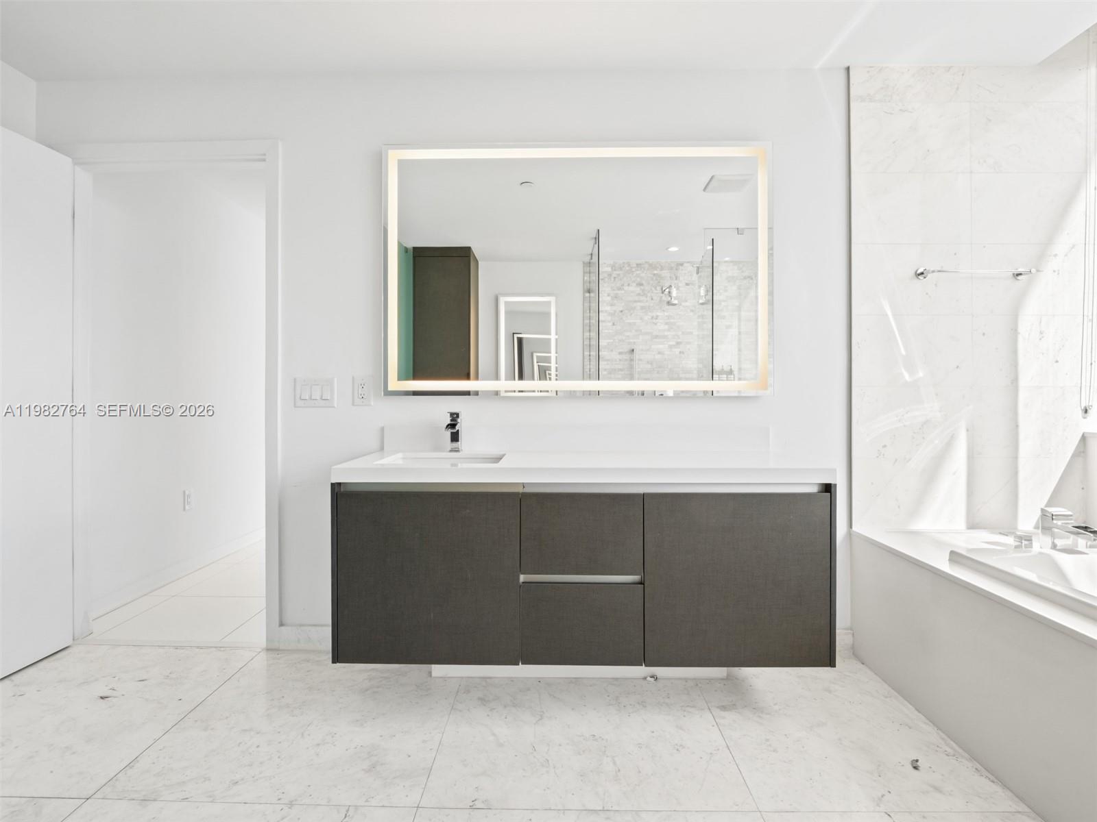 PARAMOUNT MIAMI WORLDCENT - Residential