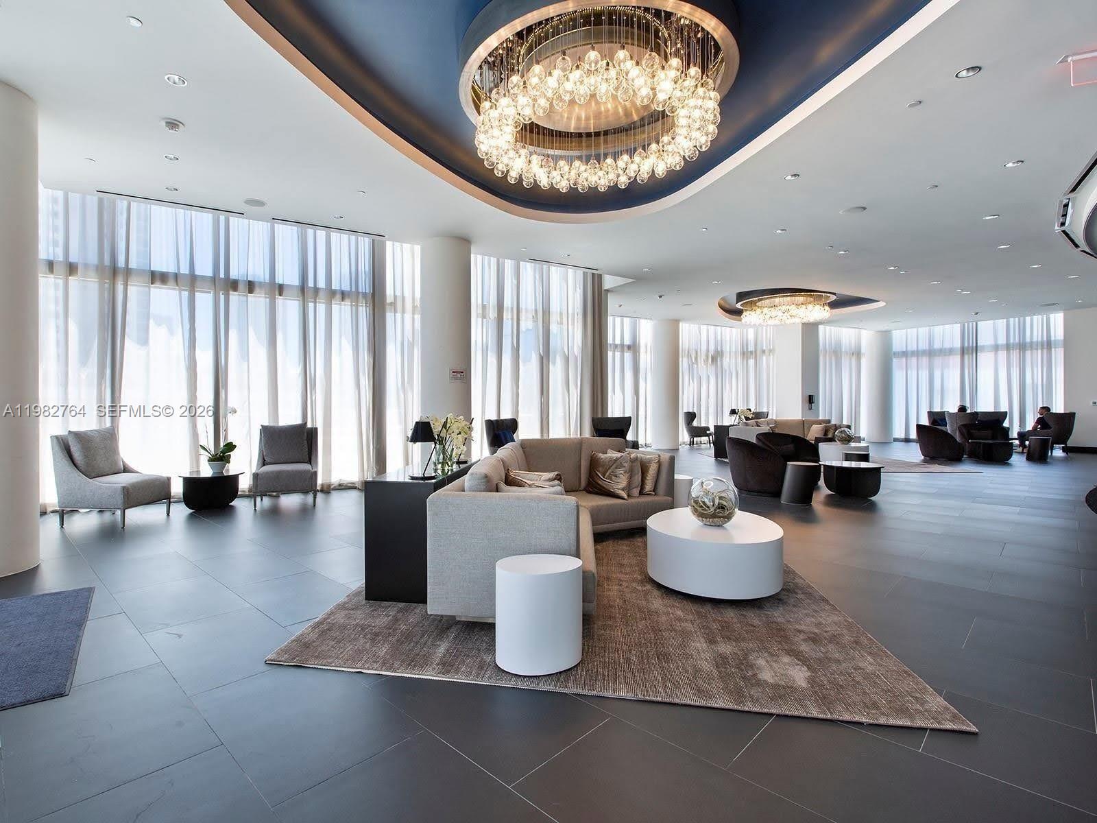 PARAMOUNT MIAMI WORLDCENT - Residential