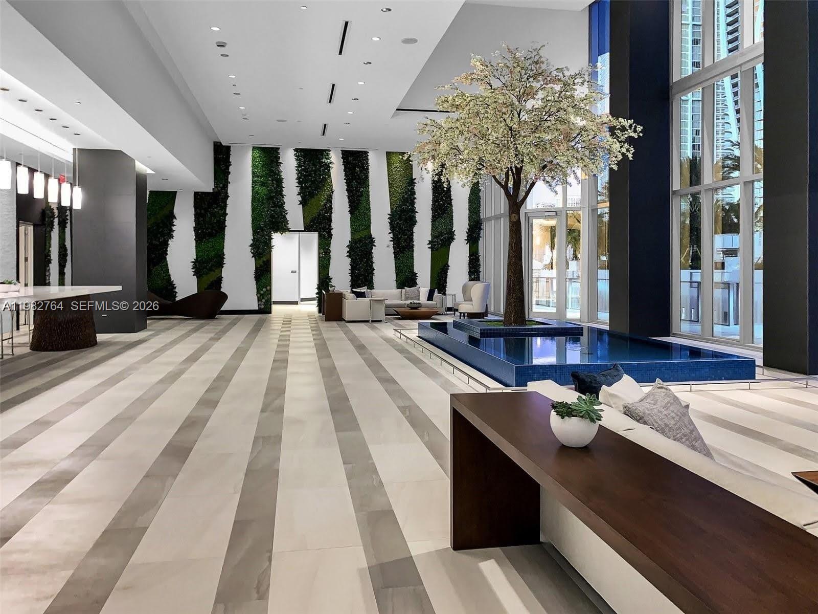 PARAMOUNT MIAMI WORLDCENT - Residential