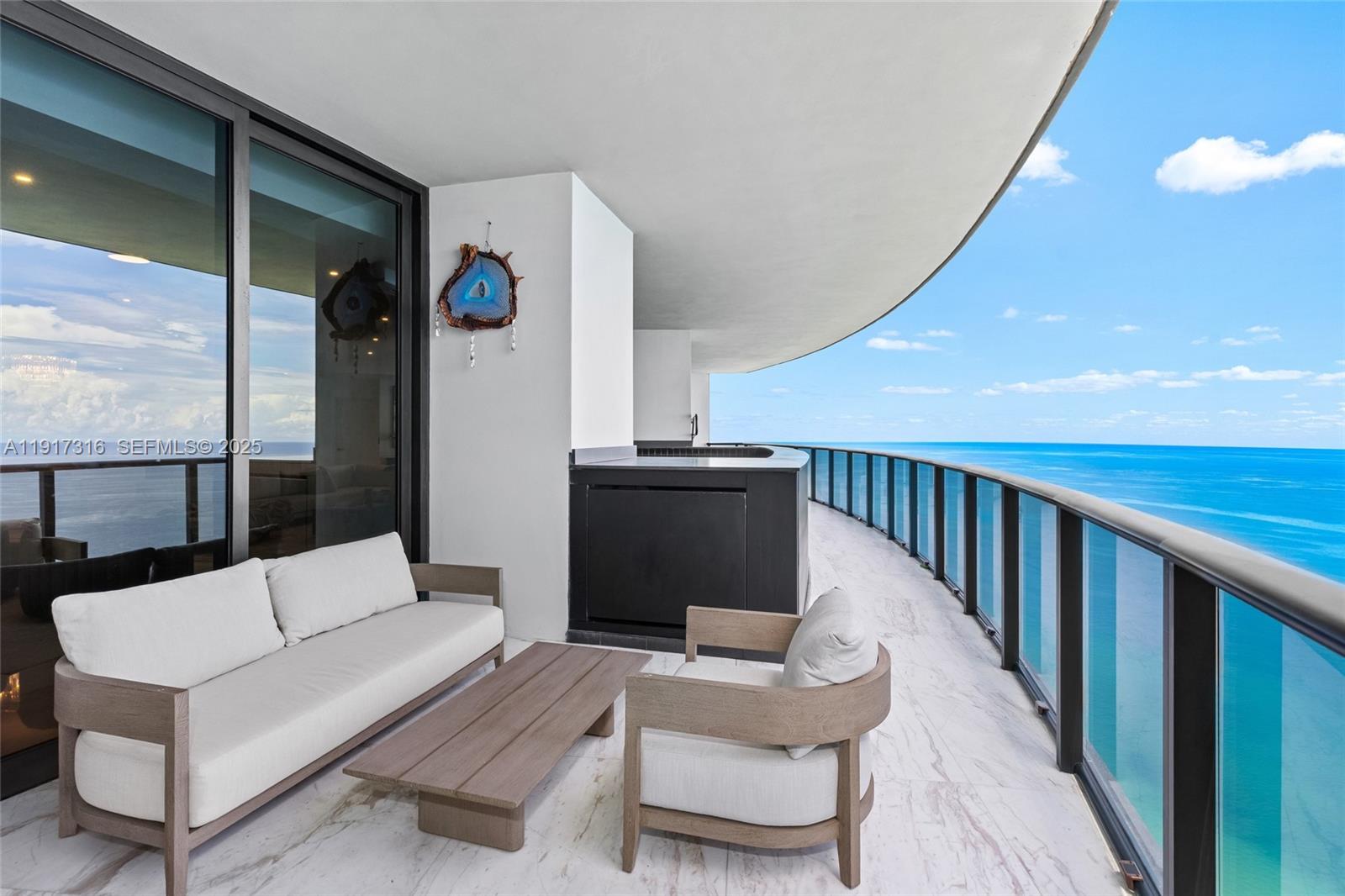 18555 COLLINS AVENUE COND - Residential
