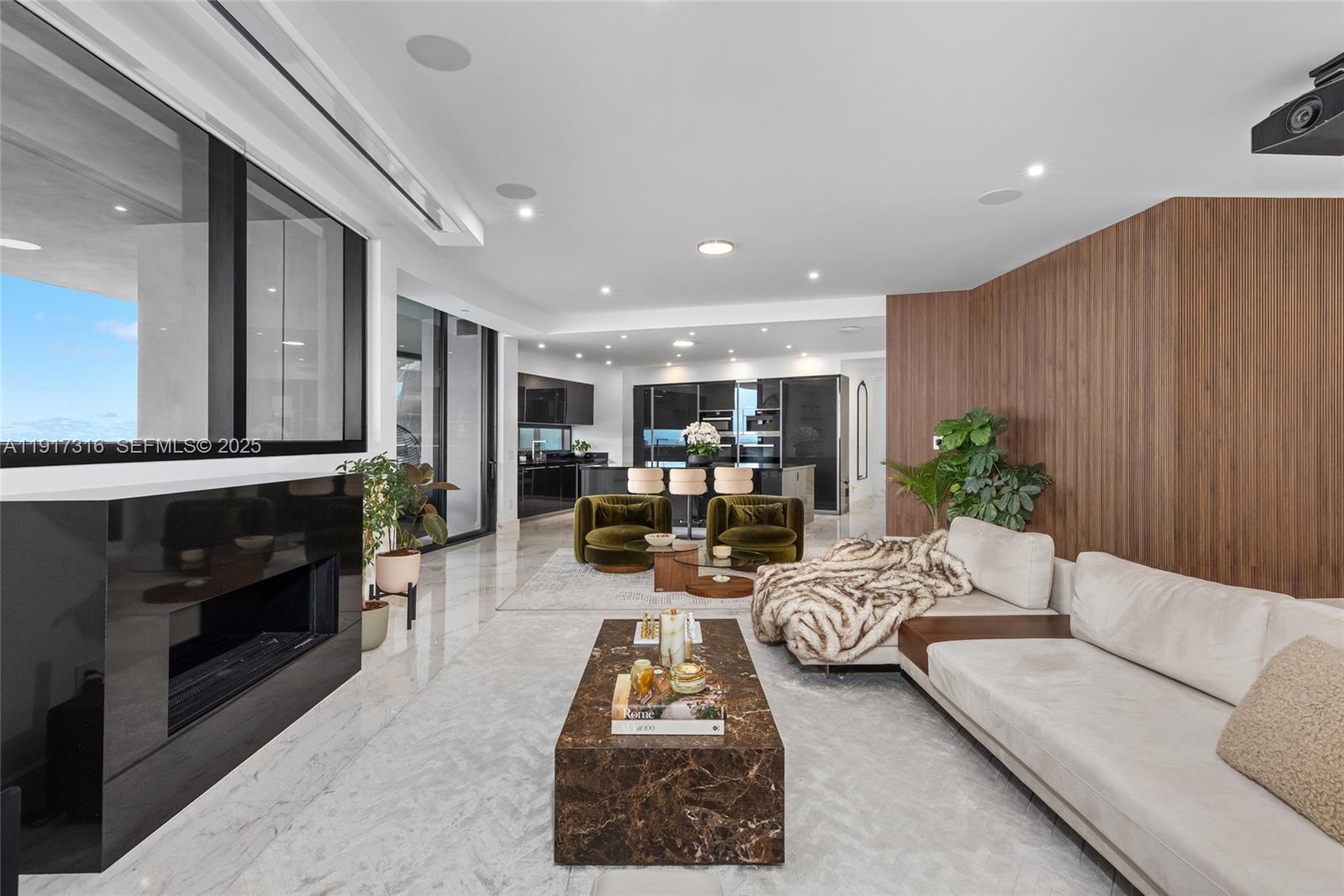 18555 COLLINS AVENUE COND - Residential