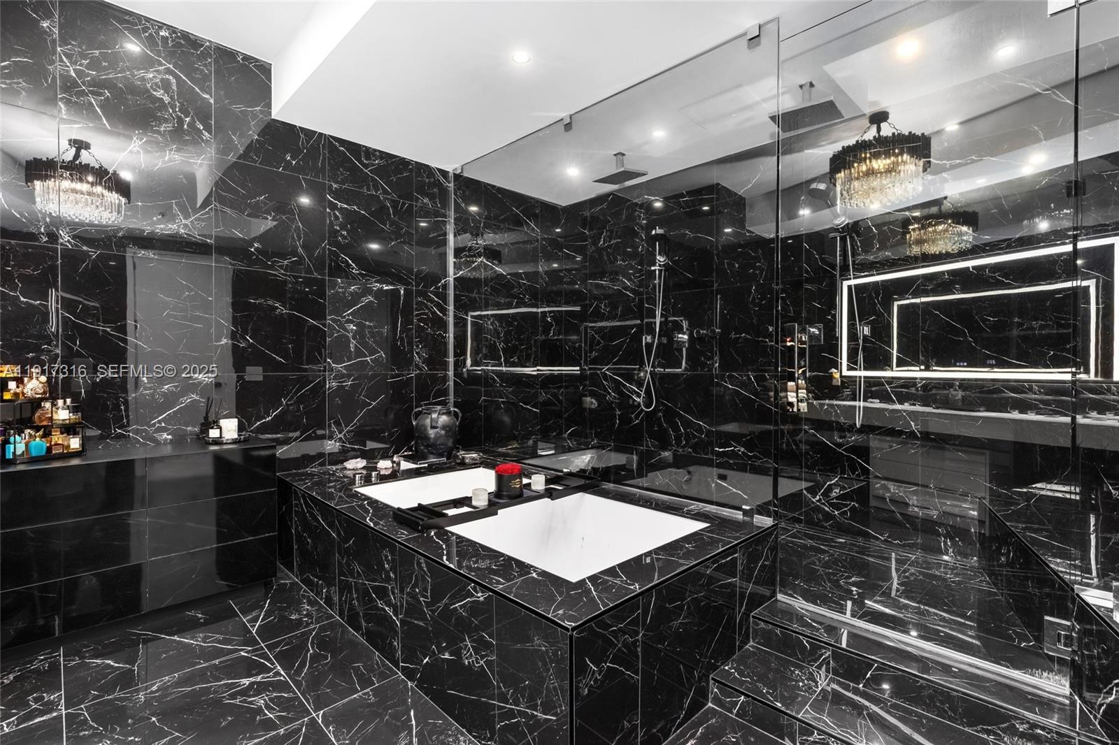 18555 COLLINS AVENUE COND - Residential