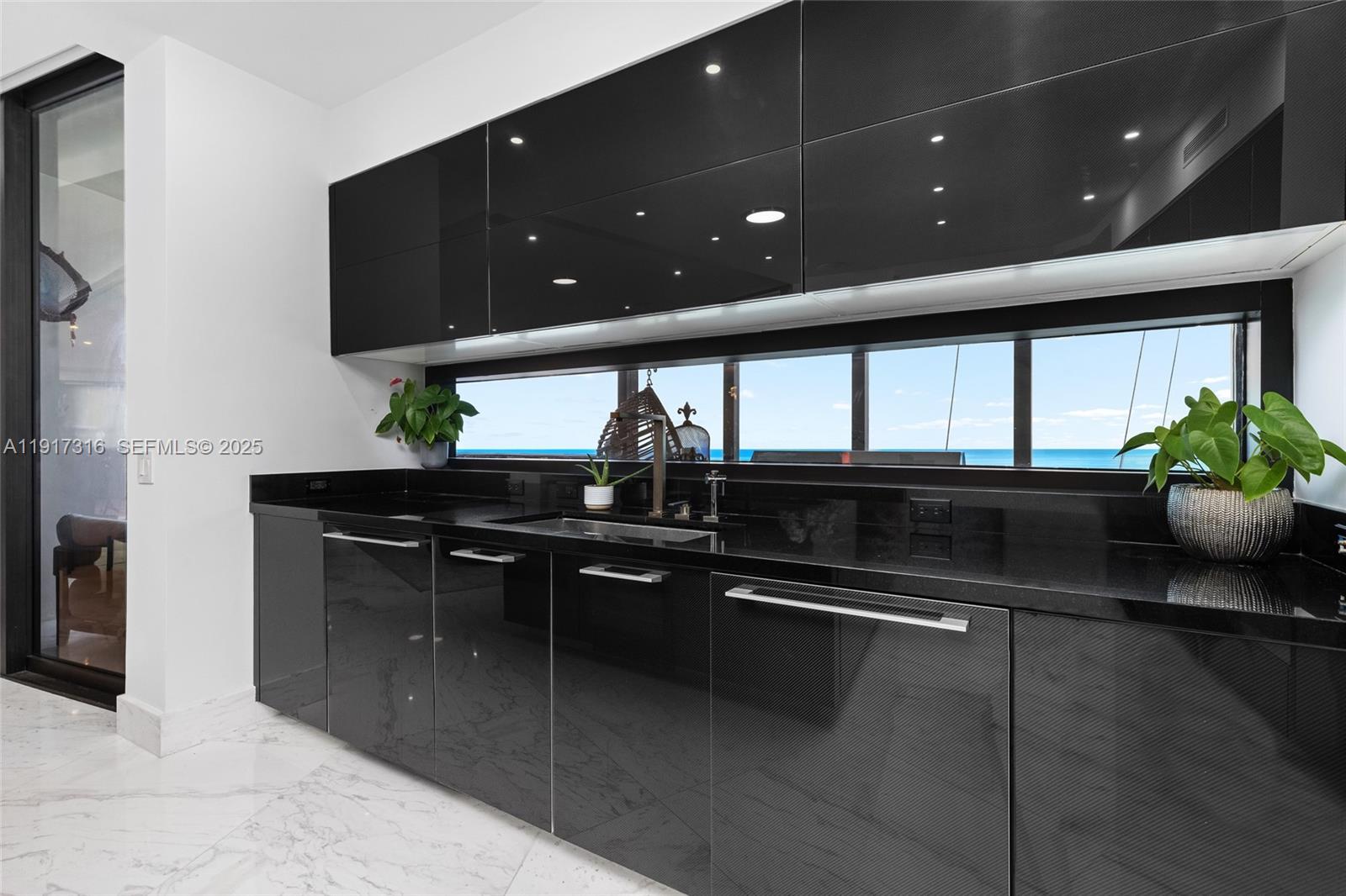 18555 COLLINS AVENUE COND - Residential