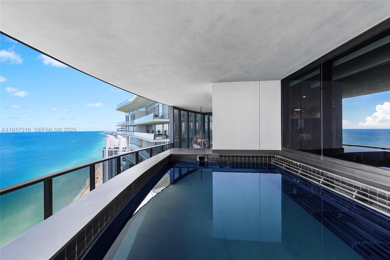 18555 COLLINS AVENUE COND - Residential