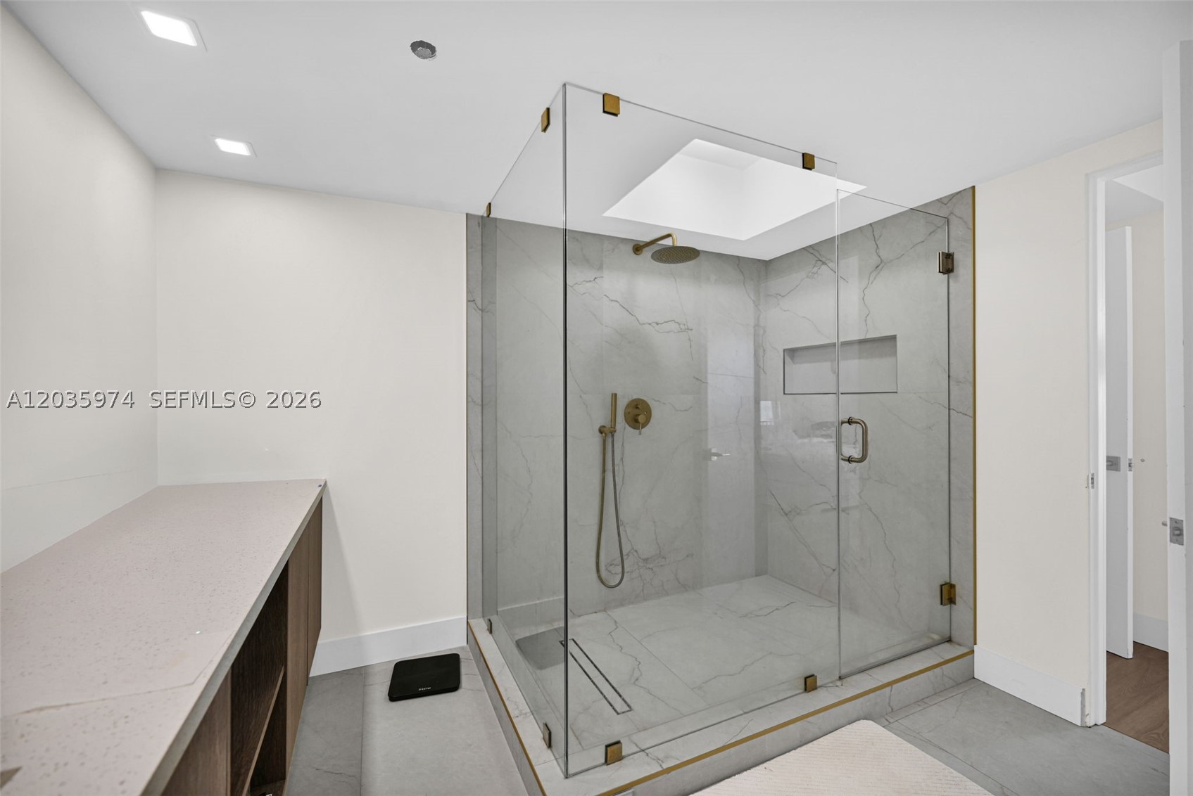 TURNBERRY ISLE CONDO - Residential Lease