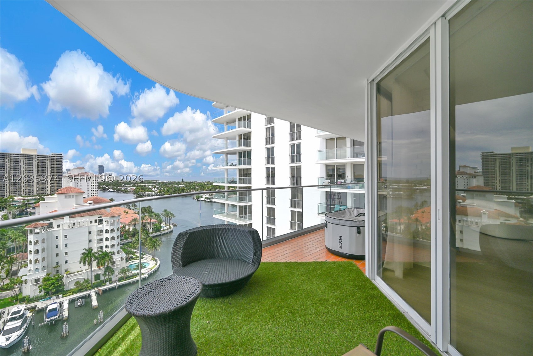 Beautiful 2-bedroom, 2-bathroom apartment in Turnberry, offering spectacular views from the 17th floor overlooking the water canal and the beautiful Aventura skyline. This fully furnished residence combines comfort and elegance, featuring spacious living areas and breathtaking scenery from every angle.
Enjoy the convenience of valet parking and access to all the premier amenities that the Turnberry building has to offer, including resort-style facilities, concierge services, fitness center, pool, and more. A perfect opportunity to experience luxury living in one of Aventura’s most desirable locations