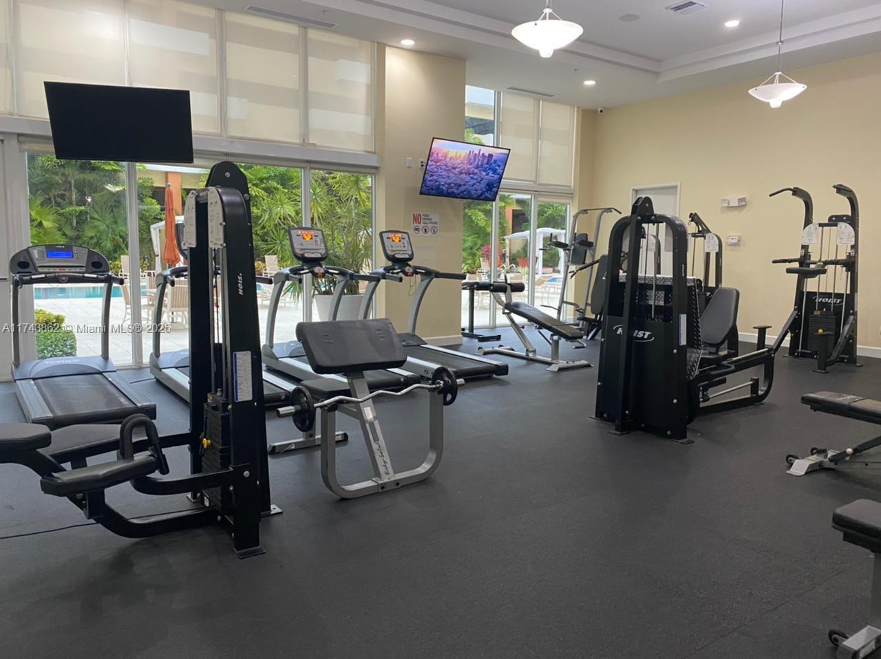 VENTURE AT AVENTURA WEST - Residential Lease