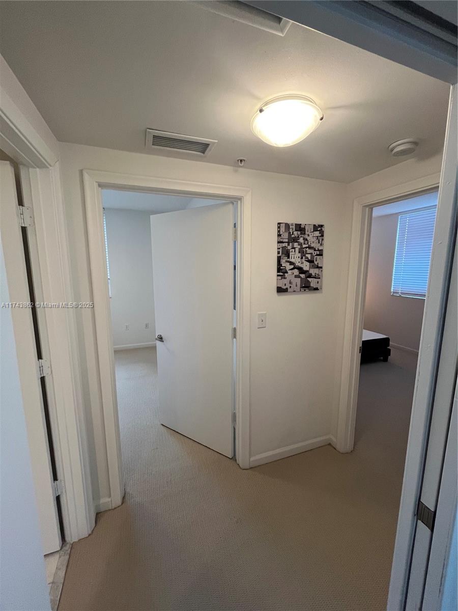 VENTURE AT AVENTURA WEST - Residential Lease