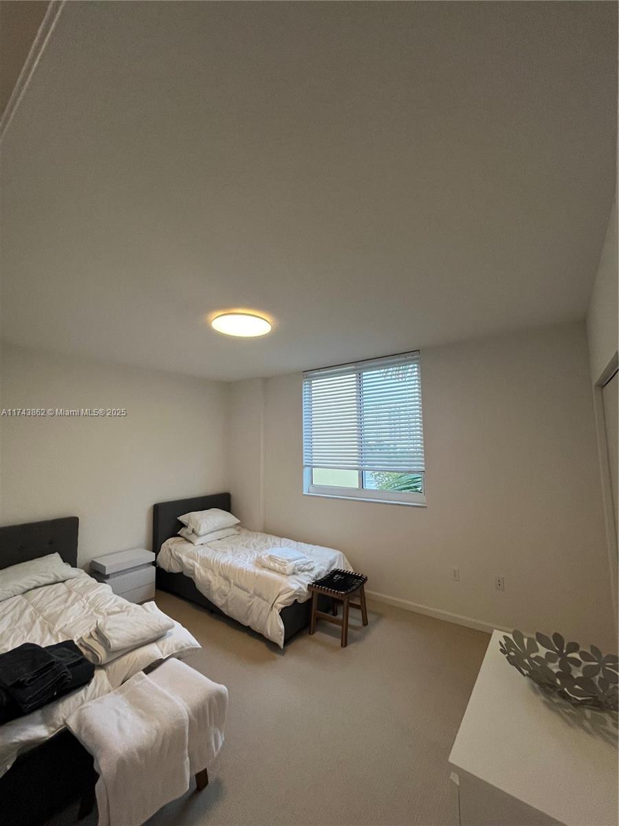 VENTURE AT AVENTURA WEST - Residential Lease