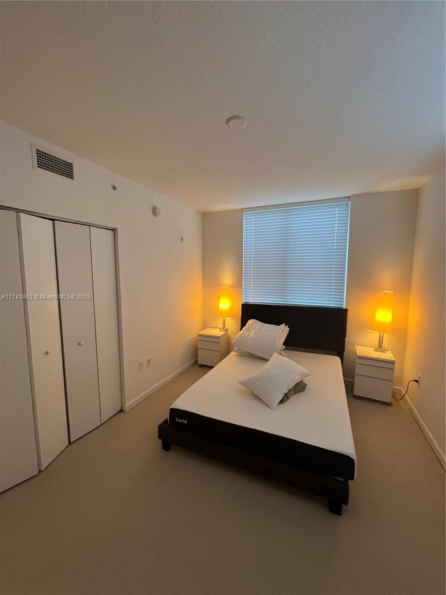 VENTURE AT AVENTURA WEST - Residential Lease