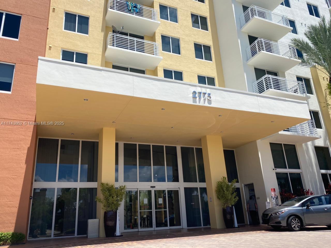 Stunning 3 bedroom, 2 bathroom residence in the heart of Aventura, surrounded by a vibrant array of restaurants, supermarkets, and ice cream shops, including Fujihana, Novecento, Chipotle, Bolay, Freddo, Publix, and kosher-style restaurants, all within walking distance.
Just 3 minutes from Aventura Mall, 5 minutes from the beach, and minutes from nearby parks, this residence offers the ultimate in convenience and lifestyle.
Building amenities include a sparkling pool, state-of-the-art gym, meeting room, conference room, and event salon. Enjoy breathtaking sunset views from the west-facing residence.
Additional features include 1 assigned parking spaces and 1 valet parking available. Don't miss this incredible opportunity to live in the heart of Aventura!"