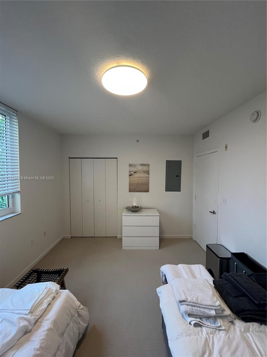 VENTURE AT AVENTURA WEST - Residential Lease