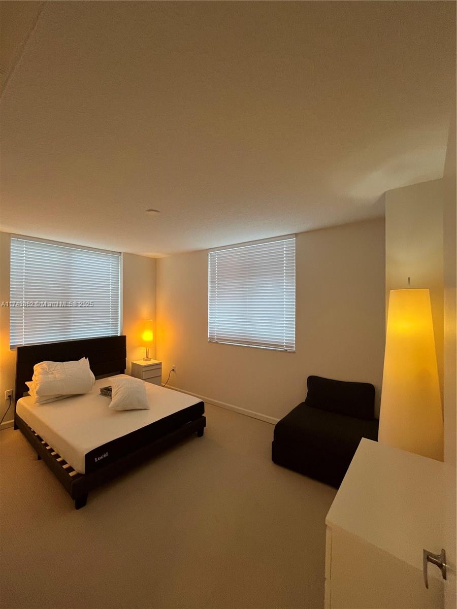 VENTURE AT AVENTURA WEST - Residential Lease