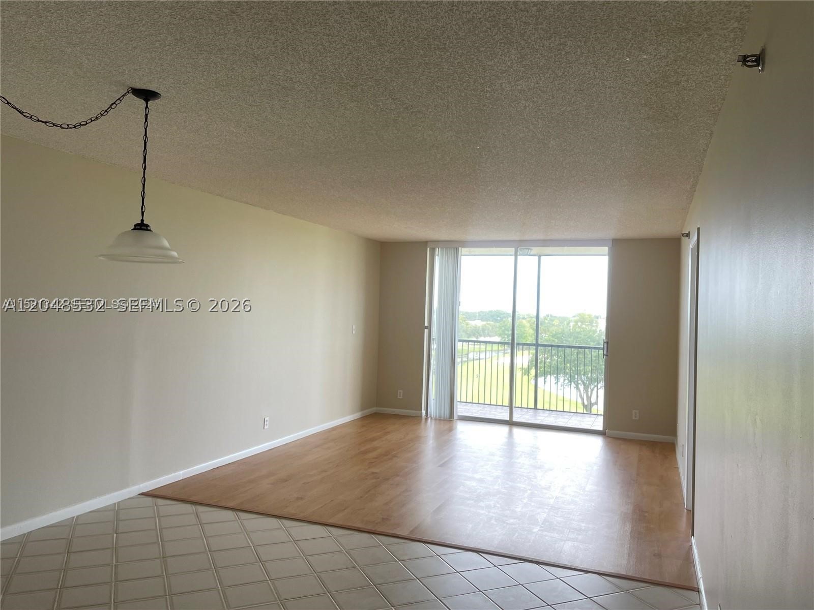 ROLLING HILLS GOLF AND TE - Residential