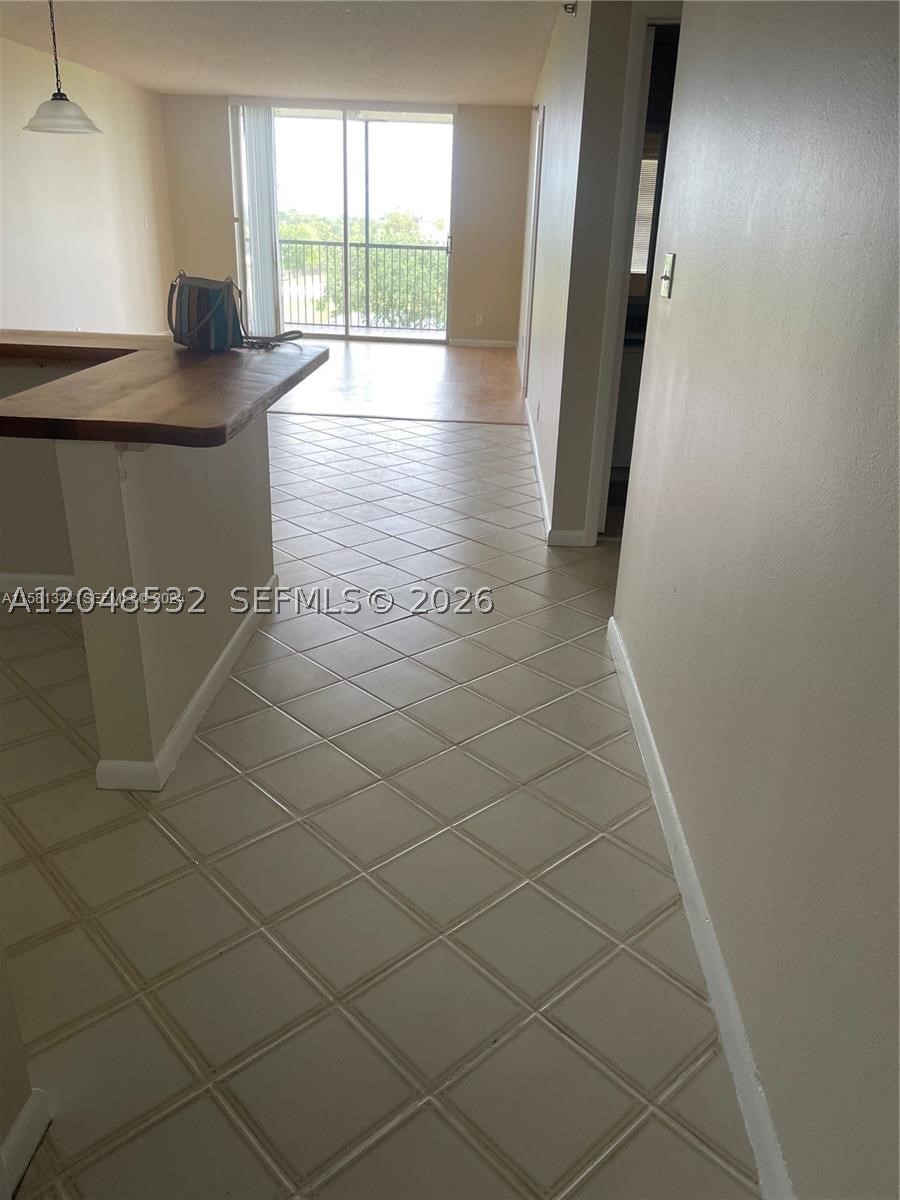 ROLLING HILLS GOLF AND TE - Residential