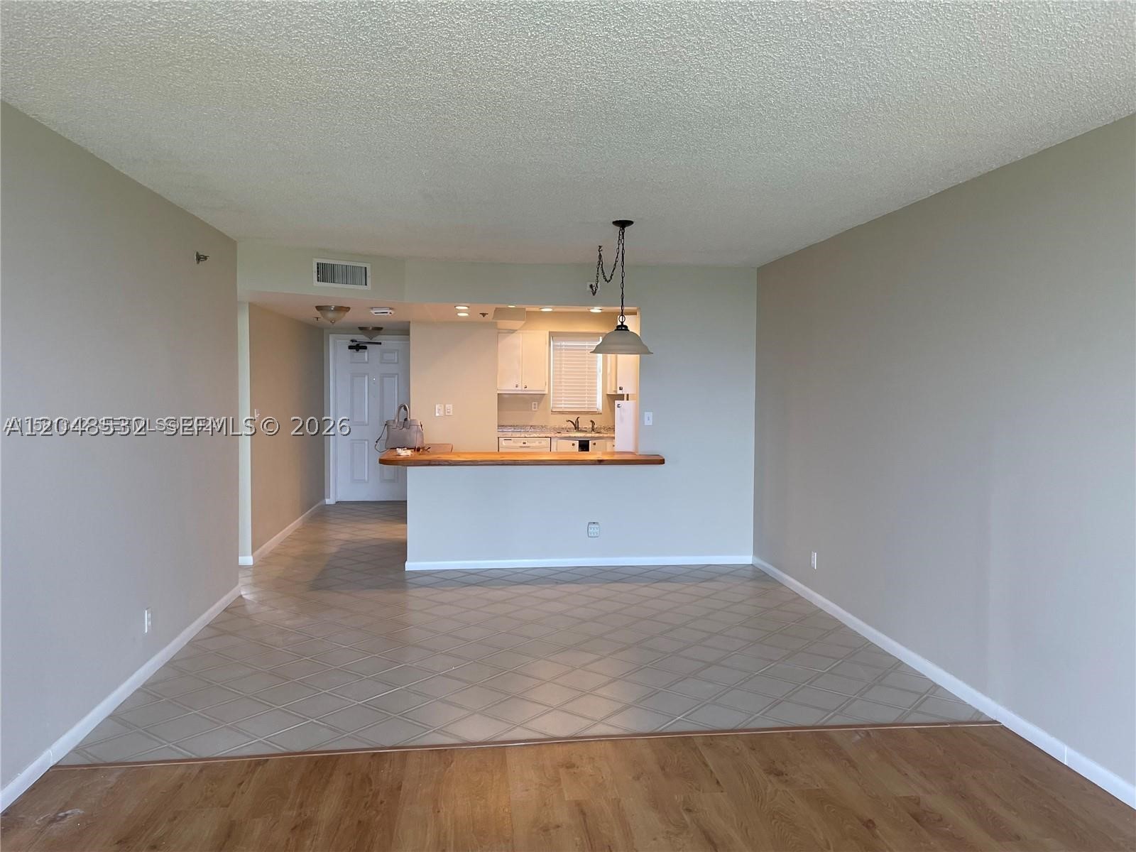 ROLLING HILLS GOLF AND TE - Residential